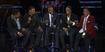 The Jacksons bring their star power to the "Arsenio Hall Show" and perform classic songs. Photo Credit: YouTube