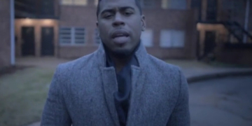 Bobby V premieres Never Give Up video