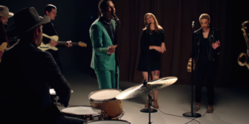 leon bridges smooth sailin video