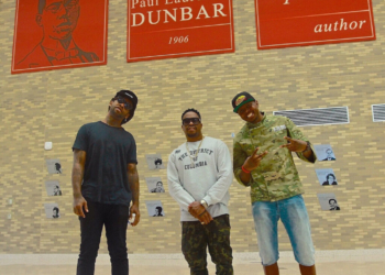 TY Dolla $ign, Raheem Devaughn, and Chef James "JR" Robinson Chat It Up Before Addressing Students. Photo Credit: @MisterPhotographer/AWPSTUDIO.com