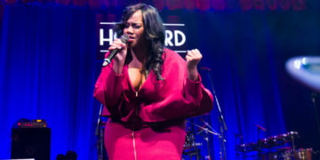Kelly Price performed her classic hit "As We Lay." (Photo credit: Tony Mobley for The LoveLife Foundation)

(Photo credit: Tony Mobley for The LoveLife Foundation)