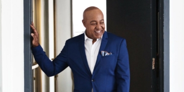 A photo of singer Peabo Bryson