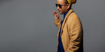 R&B singer J. Holiday