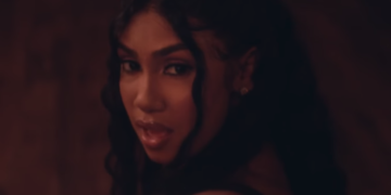 Queen Naija "Good Morning Text" music video