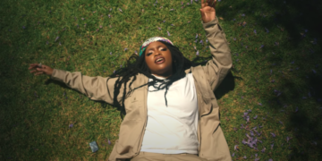 Ambre Slip music video