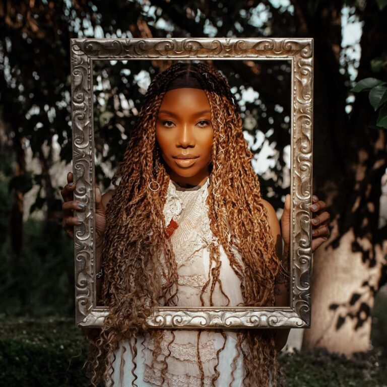 Brandy s Borderline Enters Top 10 On Billboard Adult R B Airplay 