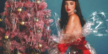 Sabrina Claudio Christmas Blues