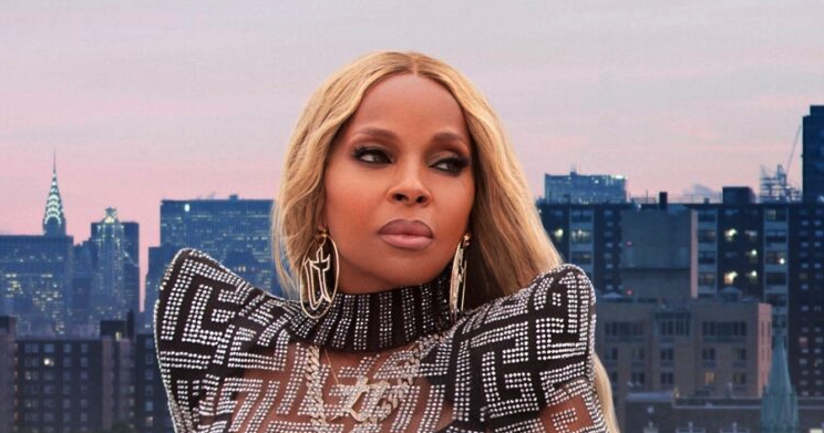 Jan. 1, 2011 - New York, New York, U.S. - K32446RM.MARY J BLIGE PROMOTES  HER NEW CD''LOVE AND LIFE'' AT PLANET HOLLYWOOD IN NEW YORK New  York.8/27/2003. / 2003(Credit Image: Â© Rick