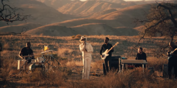 Leon Bridges Purple Snowflakes video
