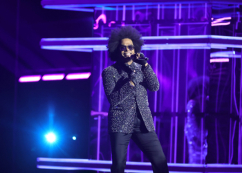 Maxwell performs at 2022 Billboard Music Awards
