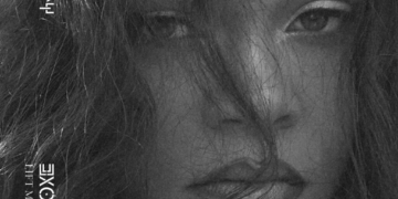 Rihanna Lift Me Up