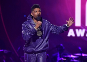 Deon Cole 2022 Soul Train Awards
