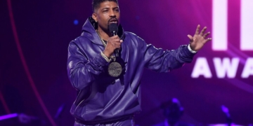 Deon Cole 2022 Soul Train Awards