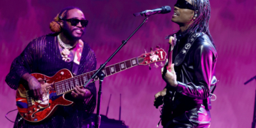 Steve Lacy performs Bad Habit from Gemini Rights at 2023 Grammy Awards