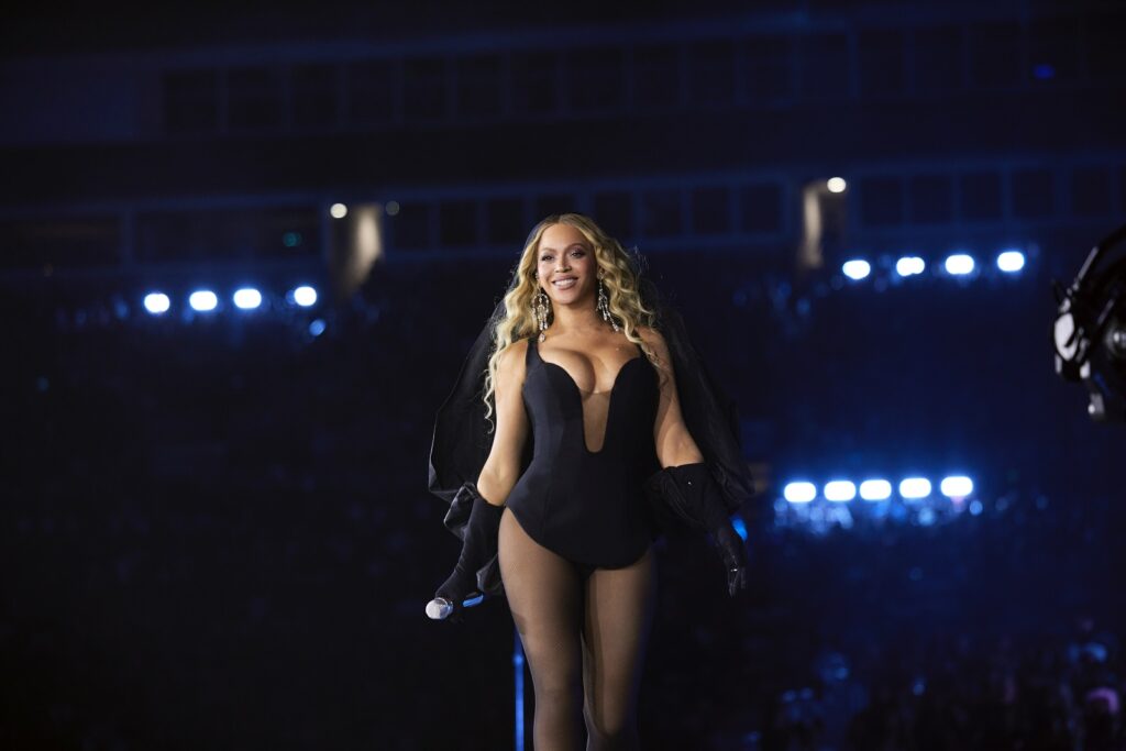 Beyoncé shows love to Lizzo during Atlanta performance - Los