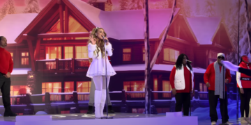 Mariah Carey performs All I Want For Christmas Is You at 2023 Billboard Music Awards