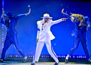 victoria monet performs "alright" at the 2024 BET Awards