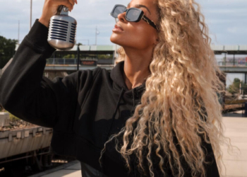 Ciara performing "Run It Up" for "From the Block"