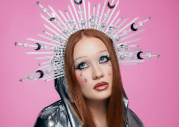 An image of singer-songwriter iyla