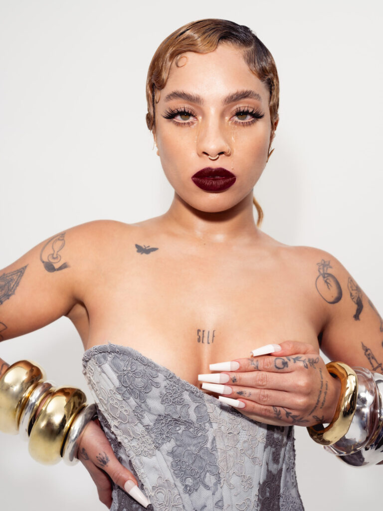 A photo of R&B singer Kiana Ledé