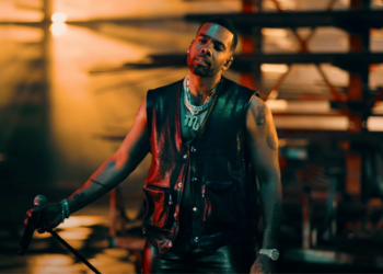 R&B singer Mario in the Glad You Came music video