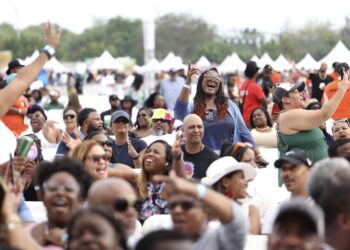 An image of the crowd at the 2024 Jazz in the Gardens Music Festival in Miami Gardens, Florida.