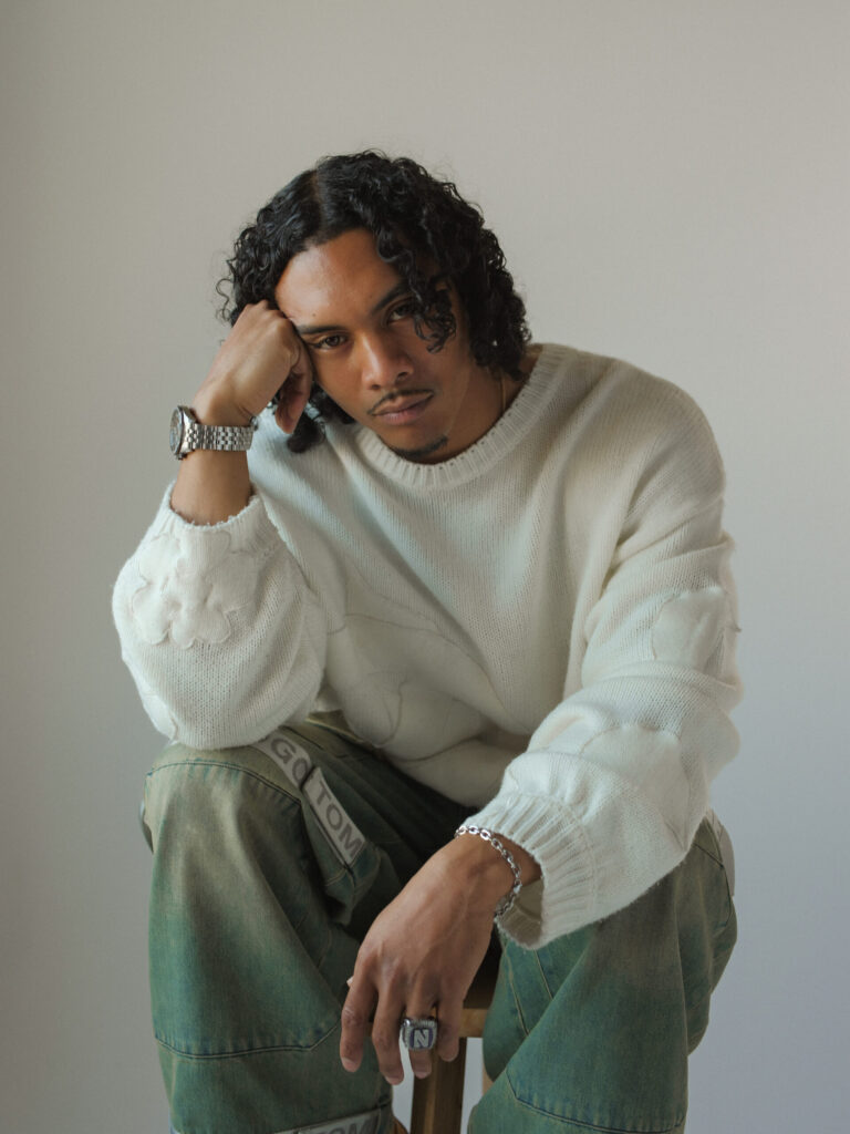 A photo of R&B singer LARRENWONG