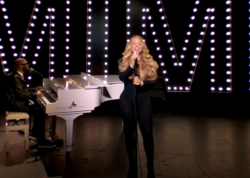 Mariah Carey performing songs from The Emancipation of Mimi on The Mimi Sessions