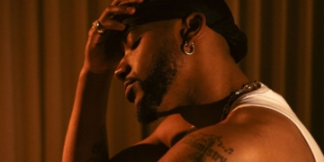 A photo actor and singer Algee Smith
