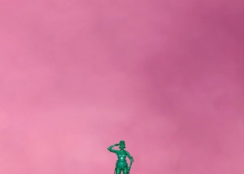 Mariah The Scientist's "Hearts Sold Separately" album cover.