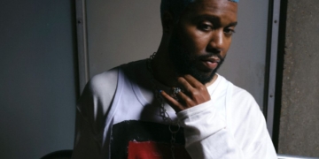 R&B-pop singer Khalid with blue hair