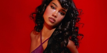 A photo of singer Amber Mark by Wendy Ngala