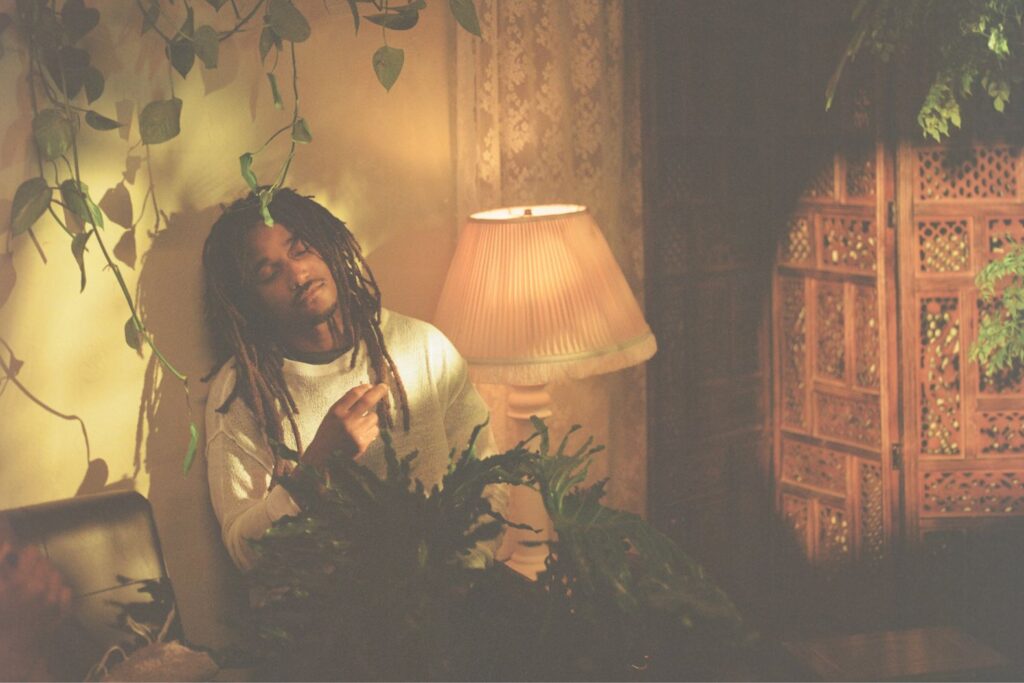 A photo of alt-R&B singer Jordan Ward