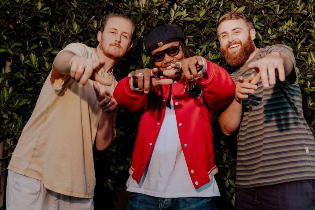 Leon Thomas and Disclosure. (Photo Credit: Nat Goldie)