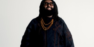 A photo of Elmiene smiling by Andres Castillo