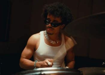 Leven Kali in his "Breathe" music video.