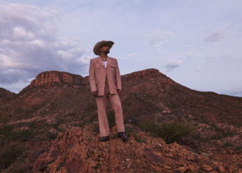 A photo of Devon Gilfillian wearing a cowboy hat