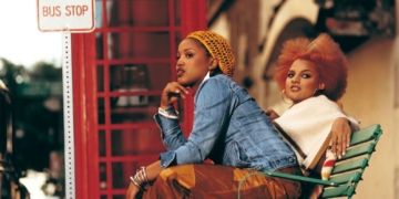 Floetry's "Floetic" album cover