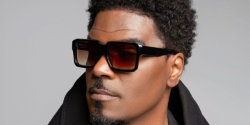 A photo of Glenn Lewis