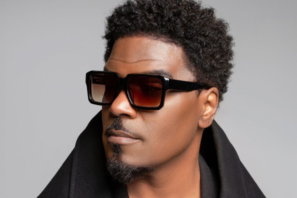 A photo of Glenn Lewis
