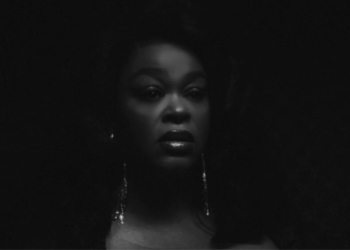 Jill Scott in her "Pressha" music video