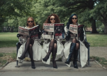 FLO in their "Don't Break Her Heart" music video.