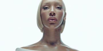 A portrait of Naomi Sharon