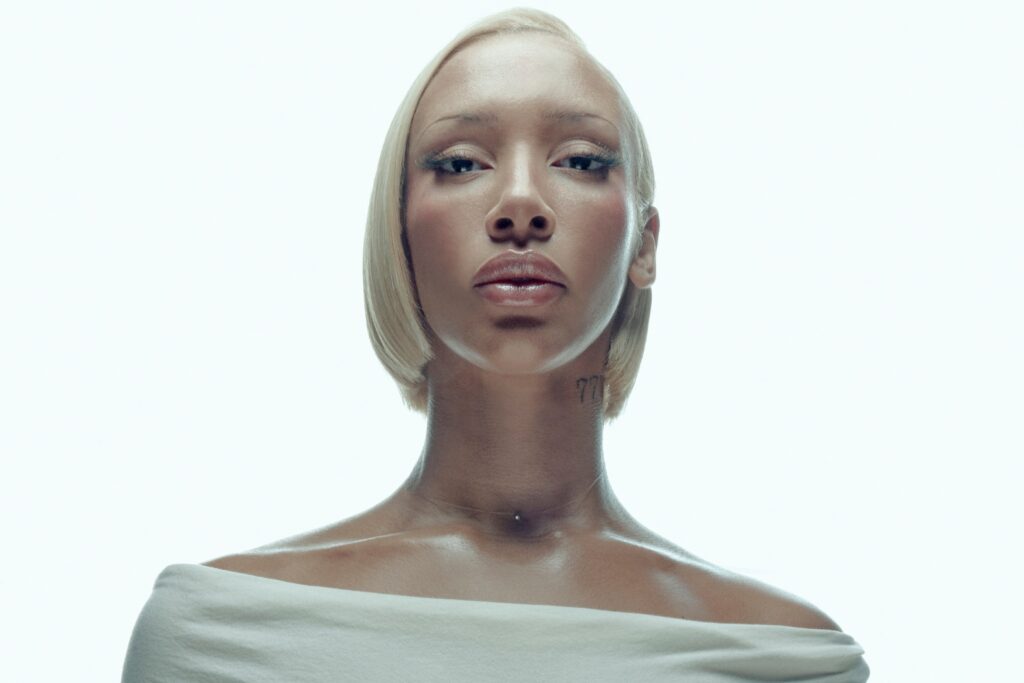 Naomi Sharon. (Photo Credit: Hugo Comte)